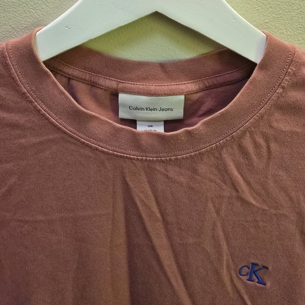 Calvin Klein Archive Logo Relaxed Crewneck T-shirt in Light Mahogany 100% Cotton - Picture 5 of 16